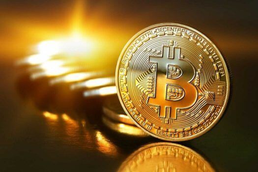 moeda de bitcoin brilhando como o ouro