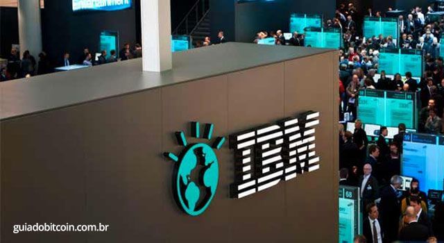 painel com logo da IBM