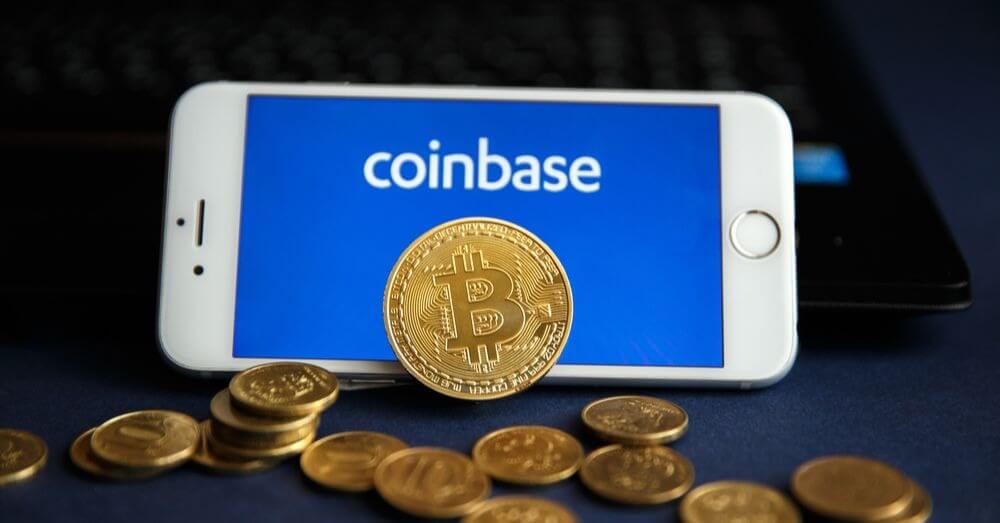 O aplicativo Coinbase com alguns acessórios. Fonte:Shutterstock