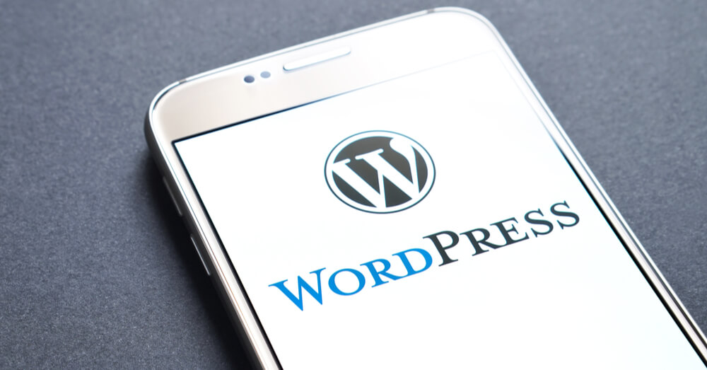 Uma imagem de uma tela de smartphone mostrando o logotipo do WordPress