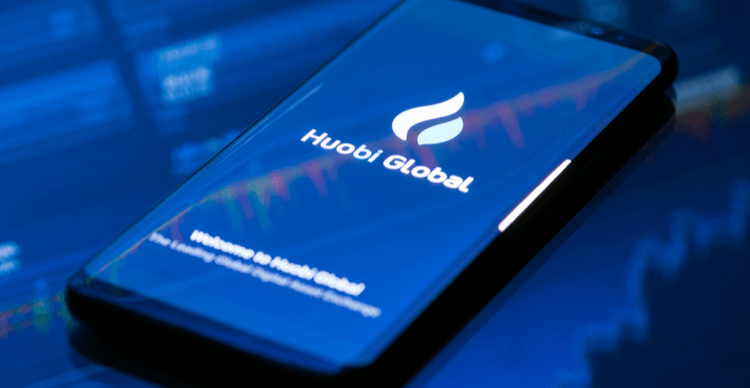 Imagem do logotipo da Huobi num smartphone