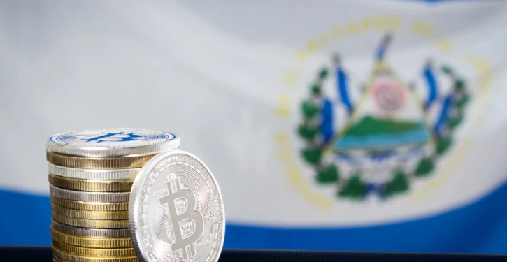 El Salvador compra na queda, em comprometimento com a criptomoeda