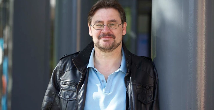 Entrevista com o Dr. Mark Griffiths, Nottingham Trent University, sobre o vício em negociação de criptomoedas